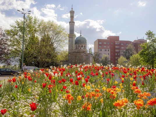 Dampfmaschinenhaus (Moschee) im Frühling
