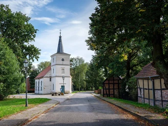 Dorfkirche Altwustrow