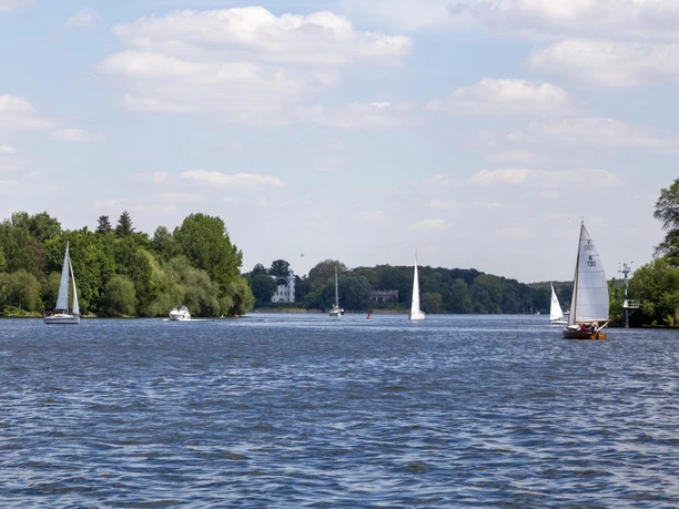 Pfaueninsel vom Wasser aus