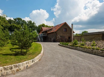 Einfahrt zum Ferienhof am See in Alt Zeschdorf