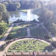 Grandioser Blick über die Teppichbeete in den Schlosspark