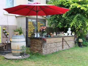 Altes Amtshaus Steinhöfel - Tresen im Garten