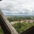 Blick in die Ferne vom Aussichtsturm auf dem Galgenberg