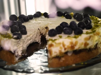 Angeschnittene Heidelbeertorte