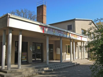 Eingang Treffpunktfreizeit / Cafe Midi