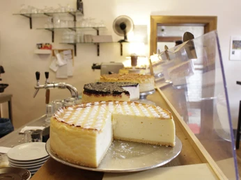 Cafe Guam Käsetorte