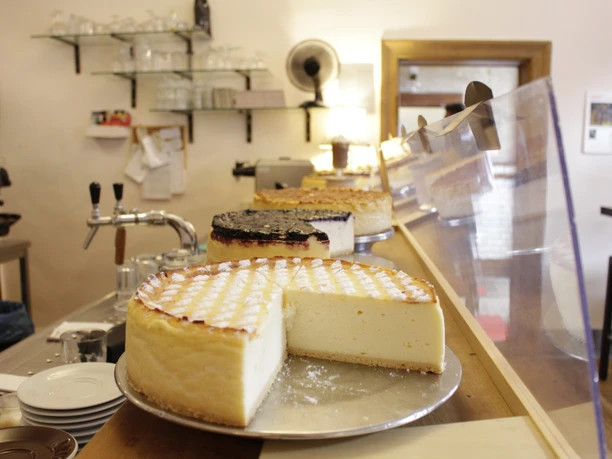 Cafe Guam Käsetorte