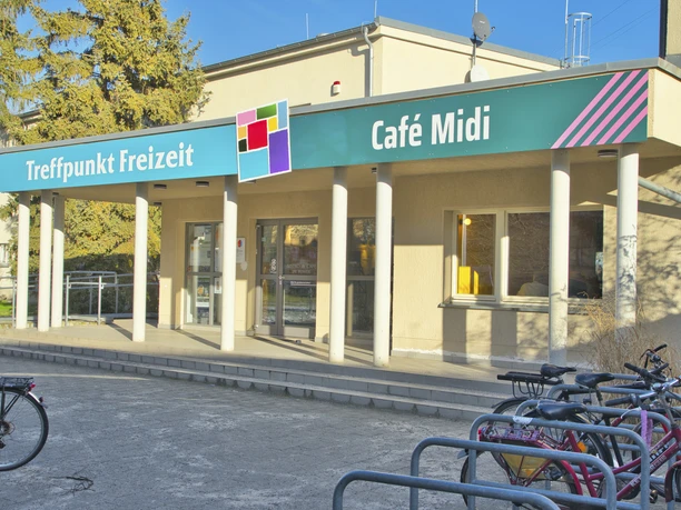 Eingang Treffpunktfreizeit / Cafe Midi