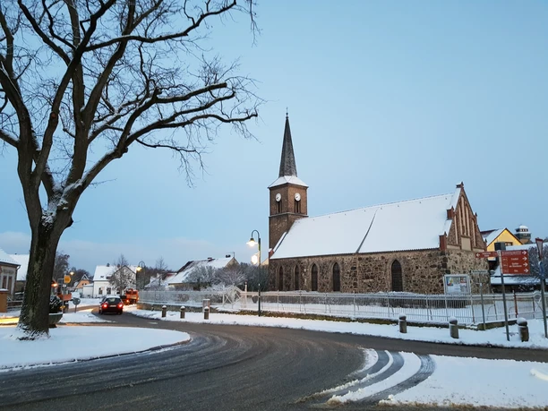 Kirche Hennickendorf im Winter