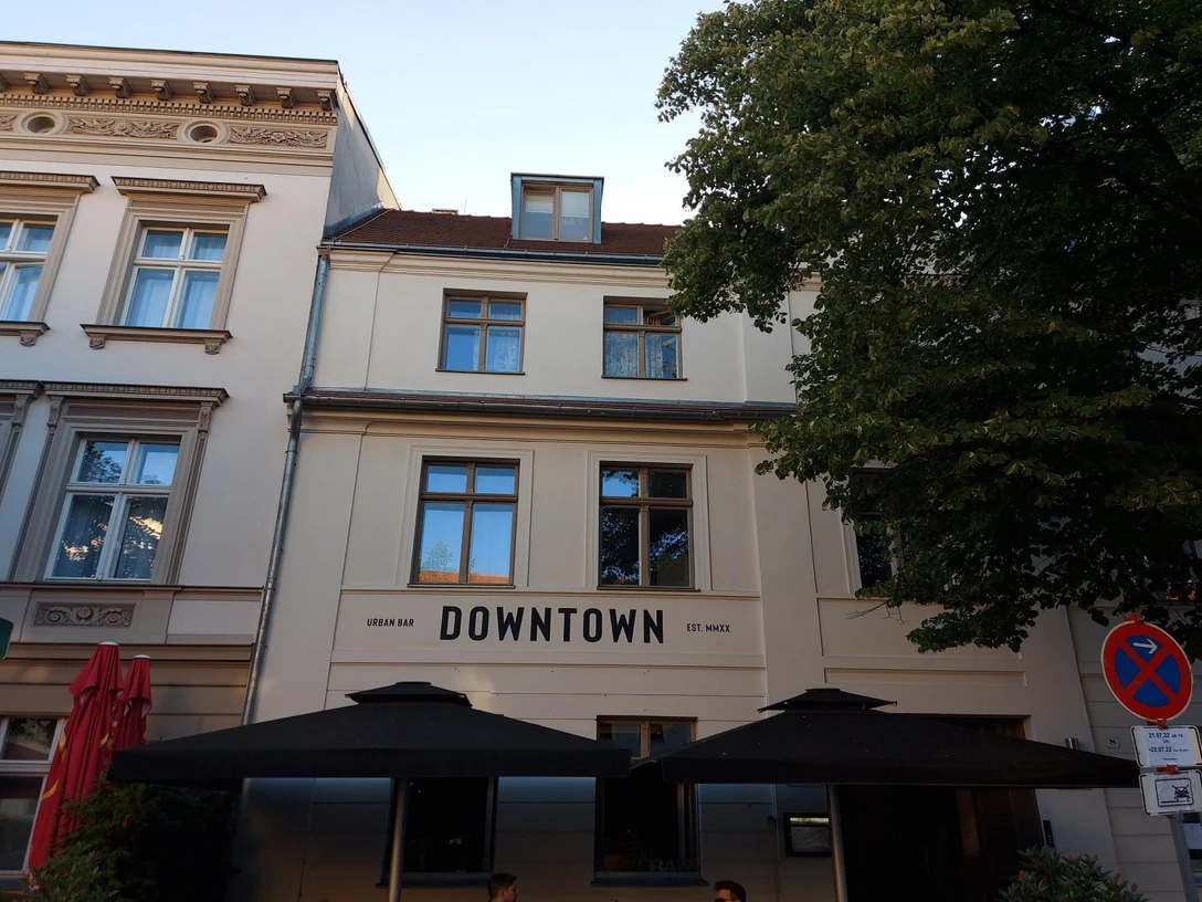 DOWNTOWN – Urban Bar
