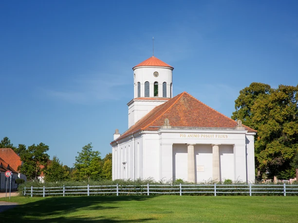 Schinkel-Kirche Neuhardenberg