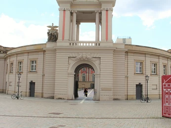 Vordereingang Landtag Brandenburg
