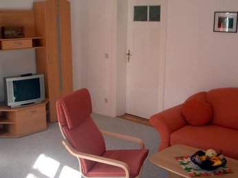 Wohn- und Schlafzimmer