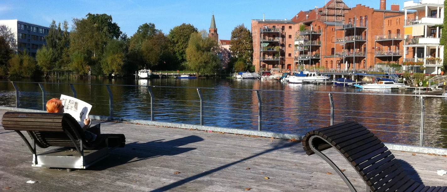 Am Wehr Mühlendamm - Wehr, Bootsschleppe