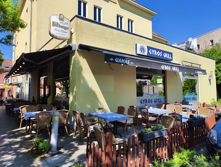 Giamas Gyros Grill
