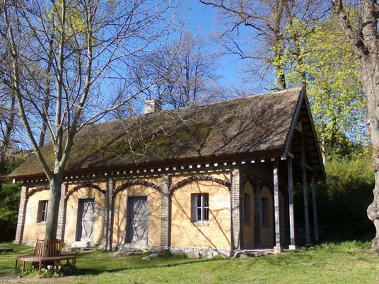 Waschhaus im Gutspark Petzow