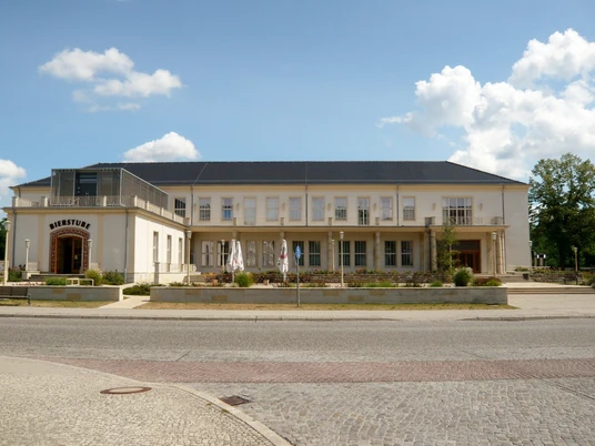 Restaurant "Aktivist"