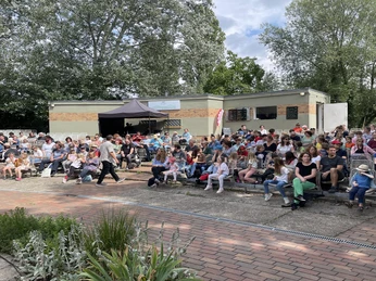 Blick auf die Inselbühne