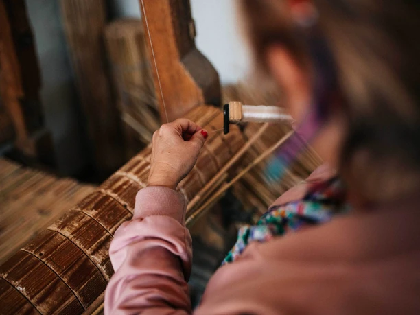 Am Webstuhl Rohrweberei Pritzerbe