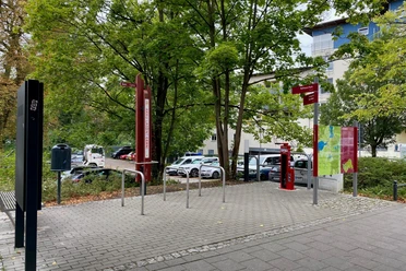 Multifuktionsplatz inklusive E-Bike Ladestation