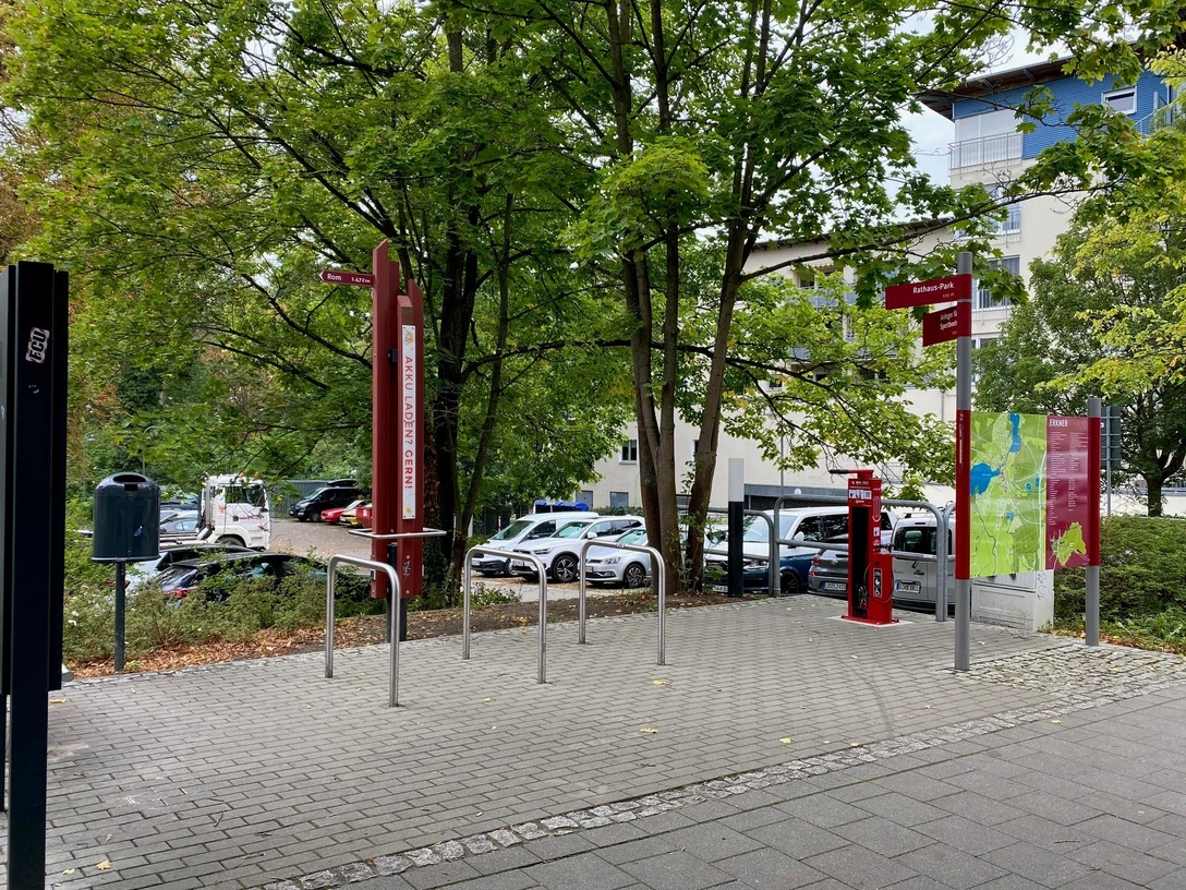 Multifuktionsplatz inklusive E-Bike Ladestation