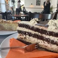 Selbstgebackener Kuchen im Café „Zum Karzer“