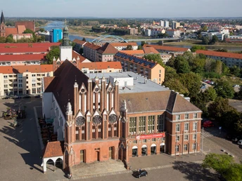 Blick von St. Marienkirche auf Frankfurt, Oder und Rathaus,