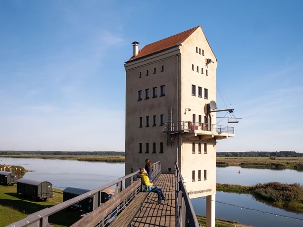 Kulturhafen mit Verladeturm