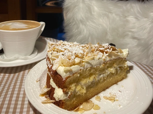 Kuchen im Café Holzappel