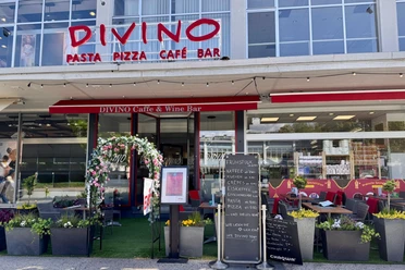 Divino Café & Wine Bar