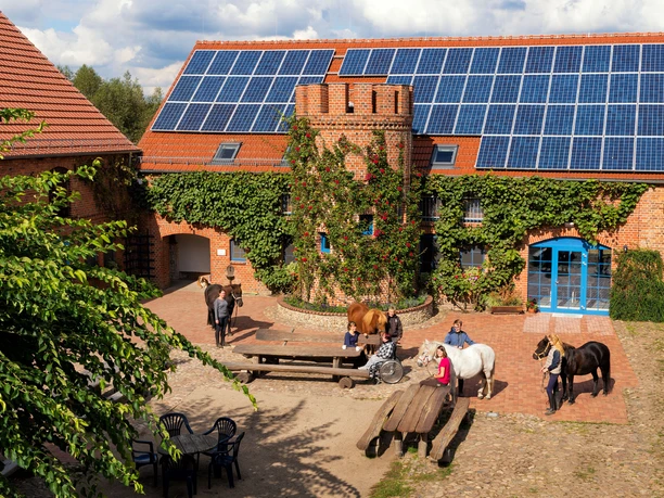 Reiterhof Groß Briesen im Sommer