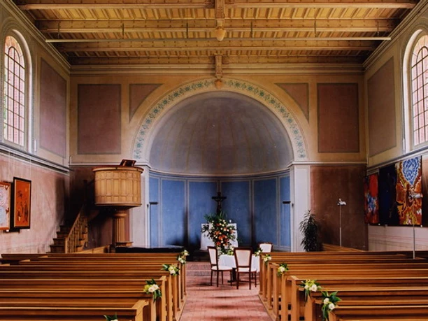 Schinkelkirche Petzow Altar