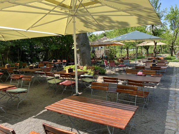 Madels's Restaurant Biergarten
