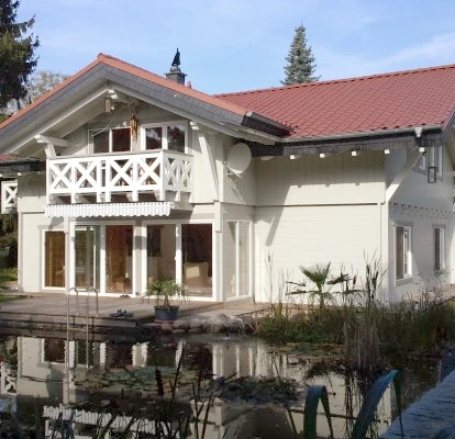 Ferienhaus Schweizerhaus, Außenansicht vom Gartensee © Ferienhaus Schweizerhaus