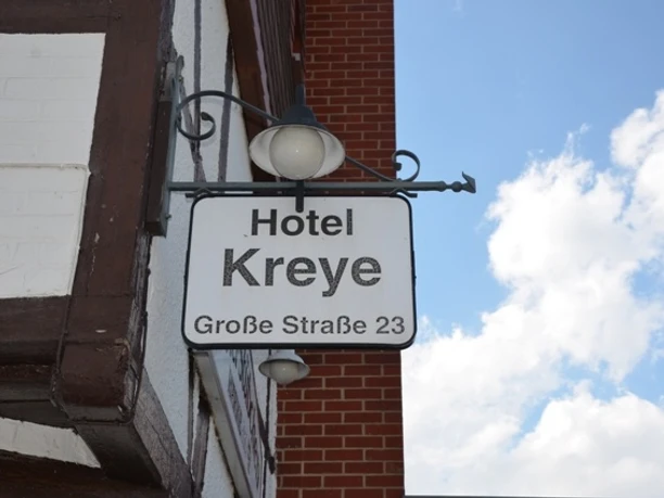 Hotelschild Hotel Kreye in Salzgitter-Bruchmachtersen