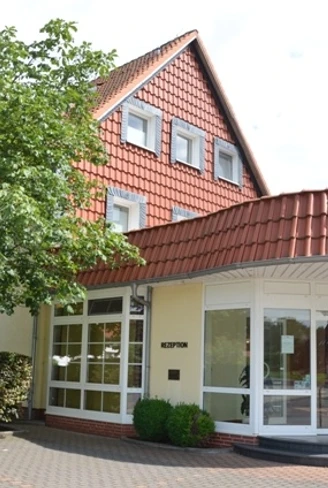 Eingang zur Rezeption Hotel zur Krone in Salzgitter-Hallendorf