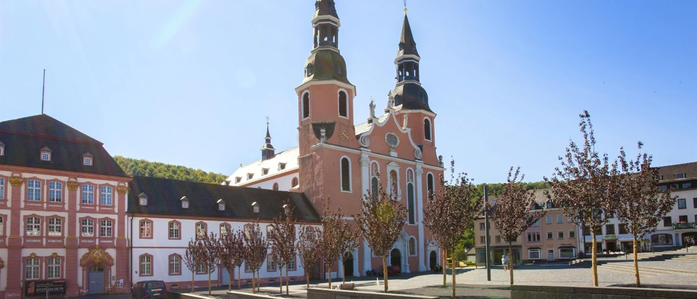 Blick auf St. Salvator Basilika, Prüm