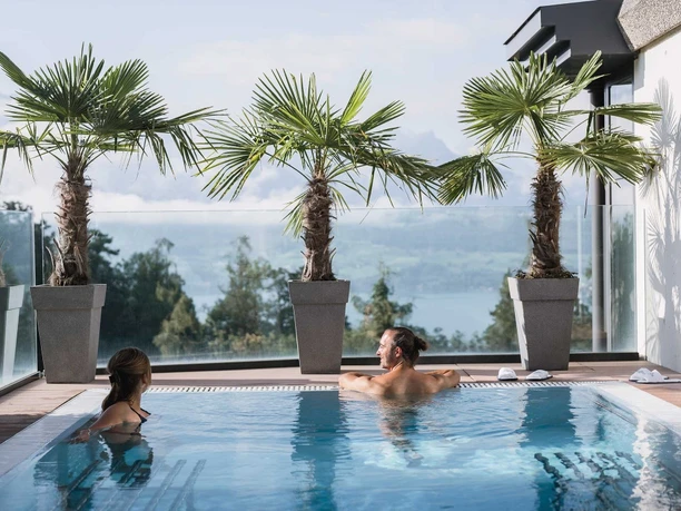 solbad-sigriswil-aussenpool-aussicht.jpg