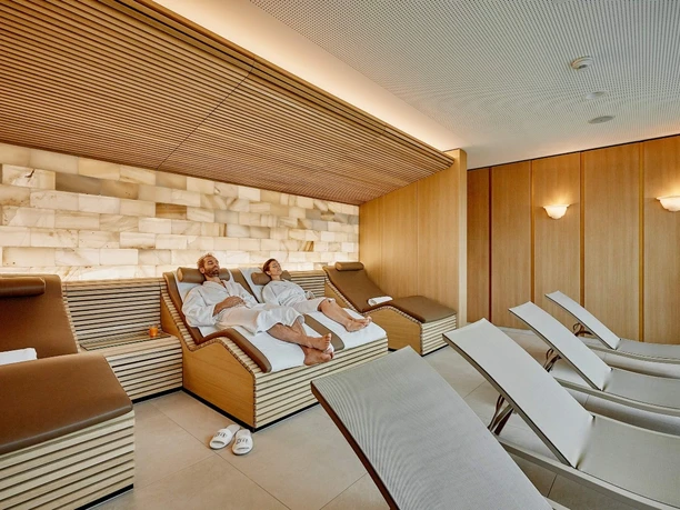 eden-spa-innenbereich-entspannen-liegestuehle