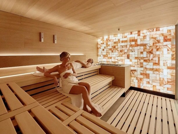 eden-spa-himalaya-salzsteinsauna-wellness