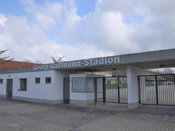 Eingang Georg-Gaßmann-Stadion