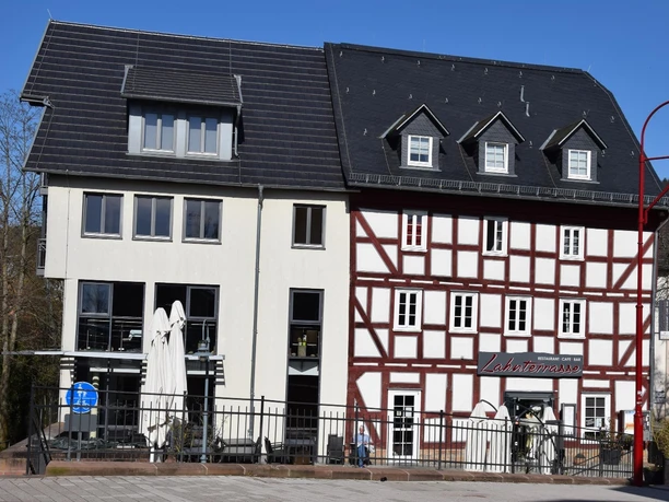 Außenansicht Lahnterasse Marburg