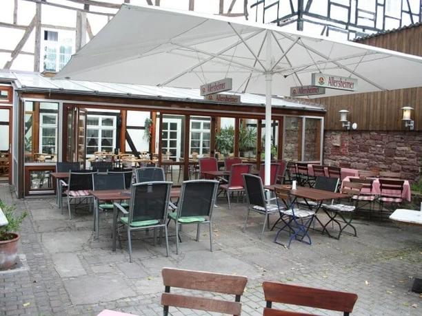 hotel-corveyerhof-biergarten