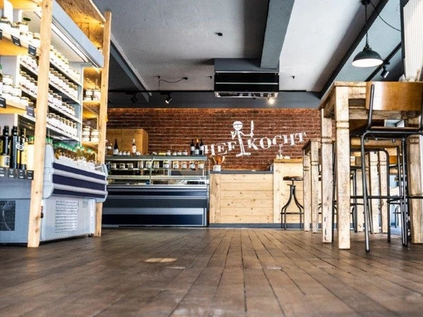 Chef kocht, Homburg, 2021, Simon Weber