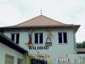 „Fahrradfahrer & Wanderhotel am Waldbad“