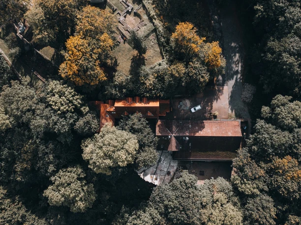 Luftbildaufnahme vom Peak Hotel in Salzgitter-Lichtenberg
