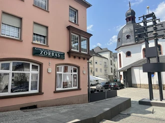 Außenansicht am Glockenturm