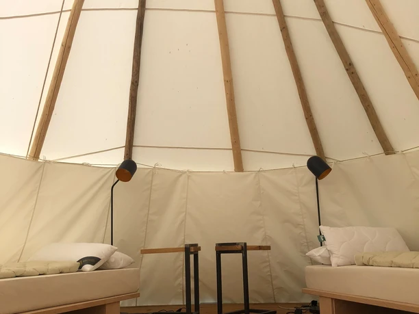 ASTRAEA_Tipi innen