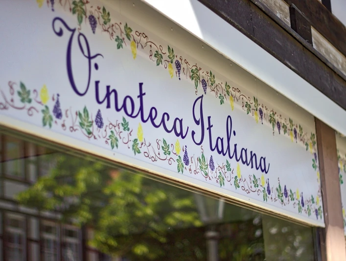 Vinoteca Italiana_Schriftzug Außen