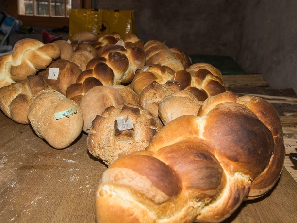 Knusprig gebackenes Holzofenbrot